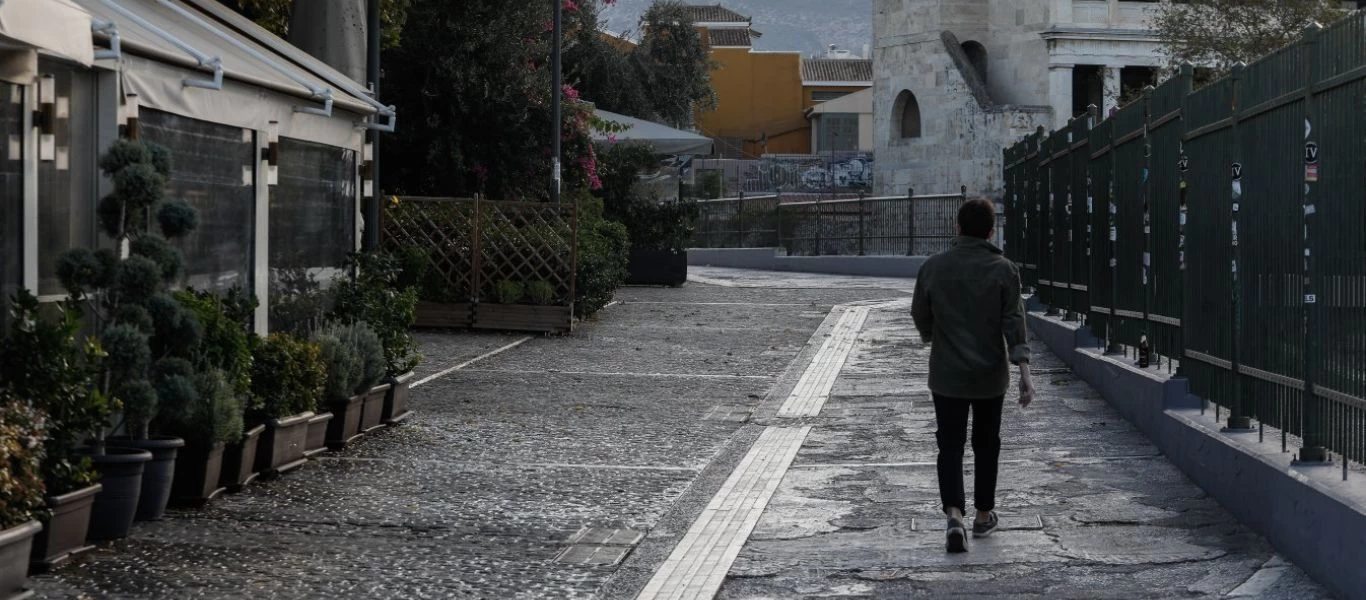 Προς παράταση για μια ακόμη εβδομάδα τα περιοριστικά μέτρα - Δεν επιστρέφει ακόμη η «ελευθερία» για τους εμβολιασμένους